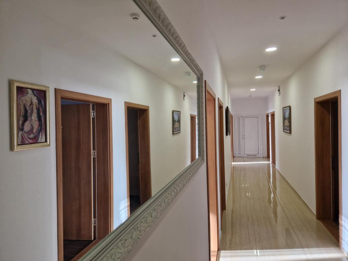 Motel Celebic Mitrovici  Exteriör bild