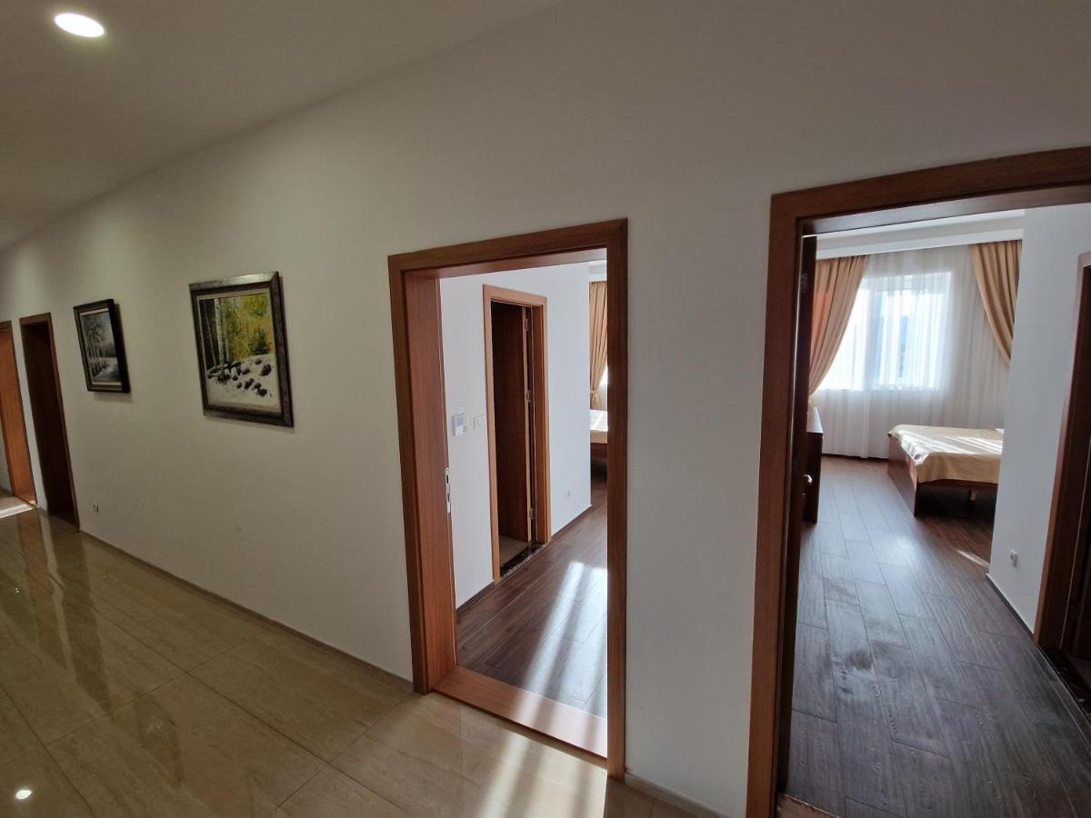 Motel Celebic Mitrovici  Exteriör bild