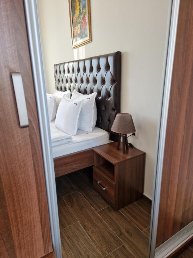 Motel Celebic Mitrovici  Exteriör bild